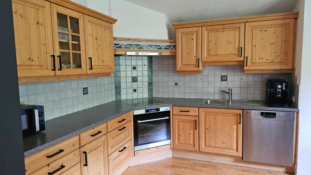 Kuchyň nebo kuchyňský kout v ubytování Ferienwohnung Schranz