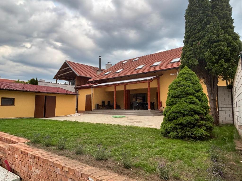 Budova, kde se prázdninový dům nachází