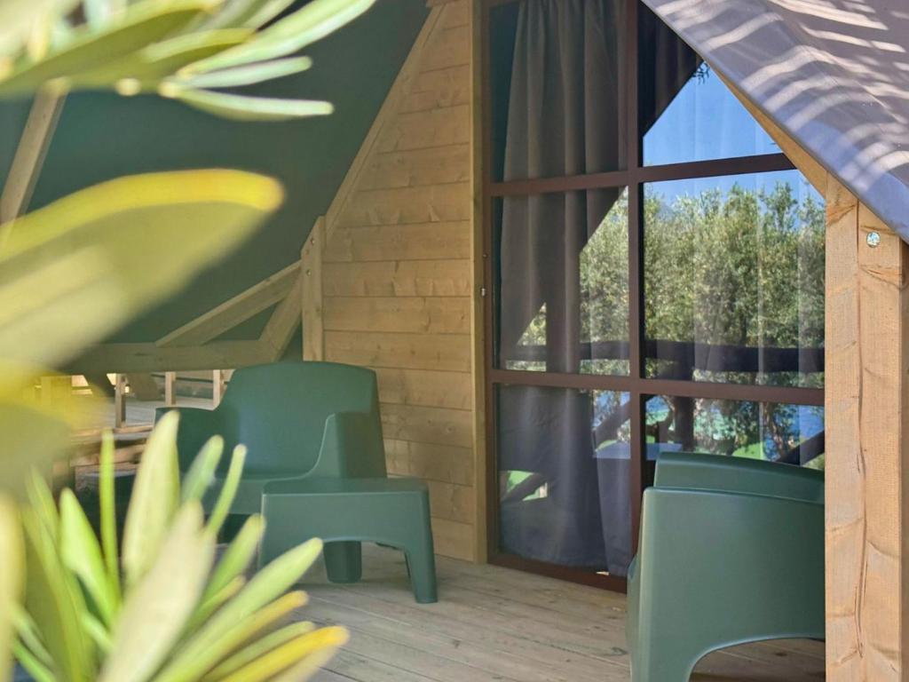 Posezení v ubytování Hostel & Glamping Santa Fortunata