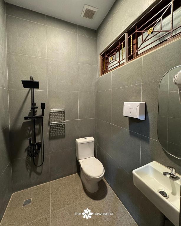 Koupelna v ubytování The Nawasena Villa Medan with Private Pool Escape