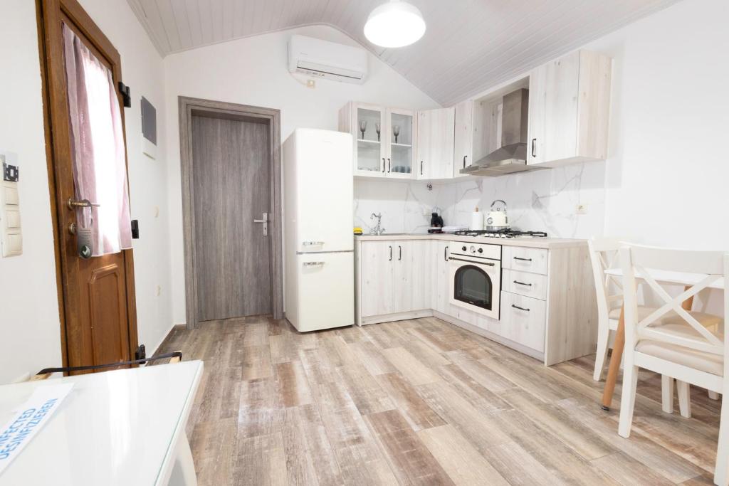 Sophia Areopoli Town Square - 8