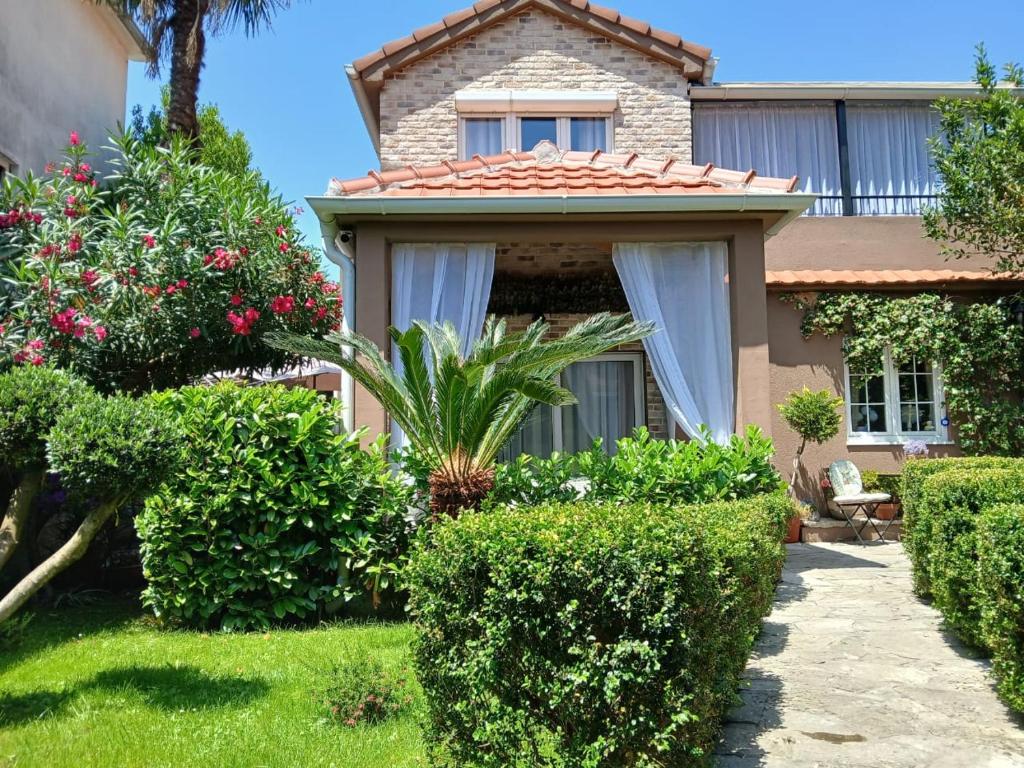 Zahrada ubytování Apartments Bajkovic