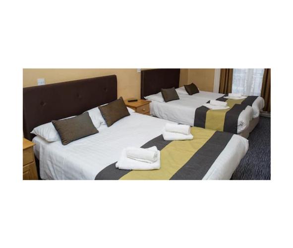 Rose Court Hotel - 