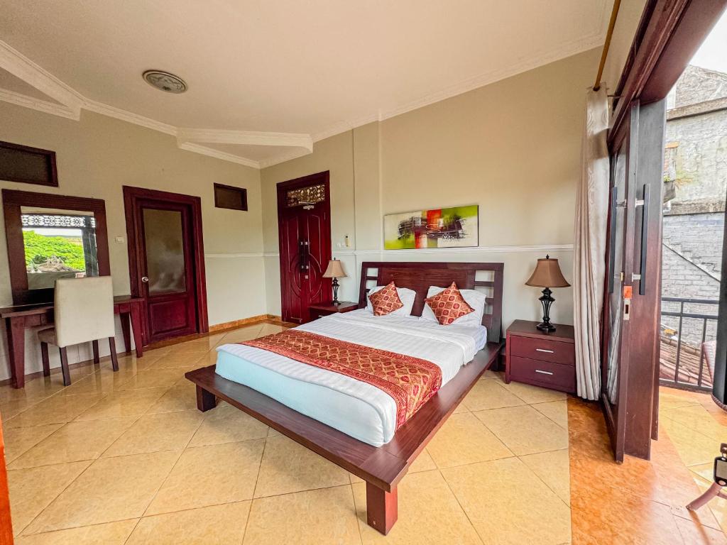Griya Shanti Homestay - Suite With Lake View
