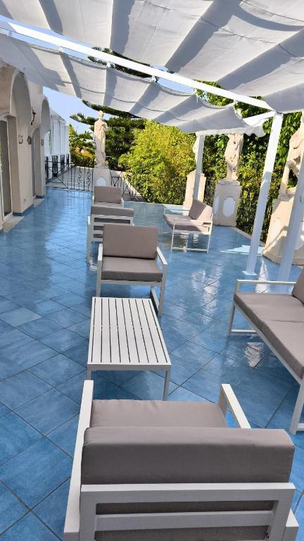 Fotografie z fotogalerie ubytování Hotel Bussola v destinaci Anacapri