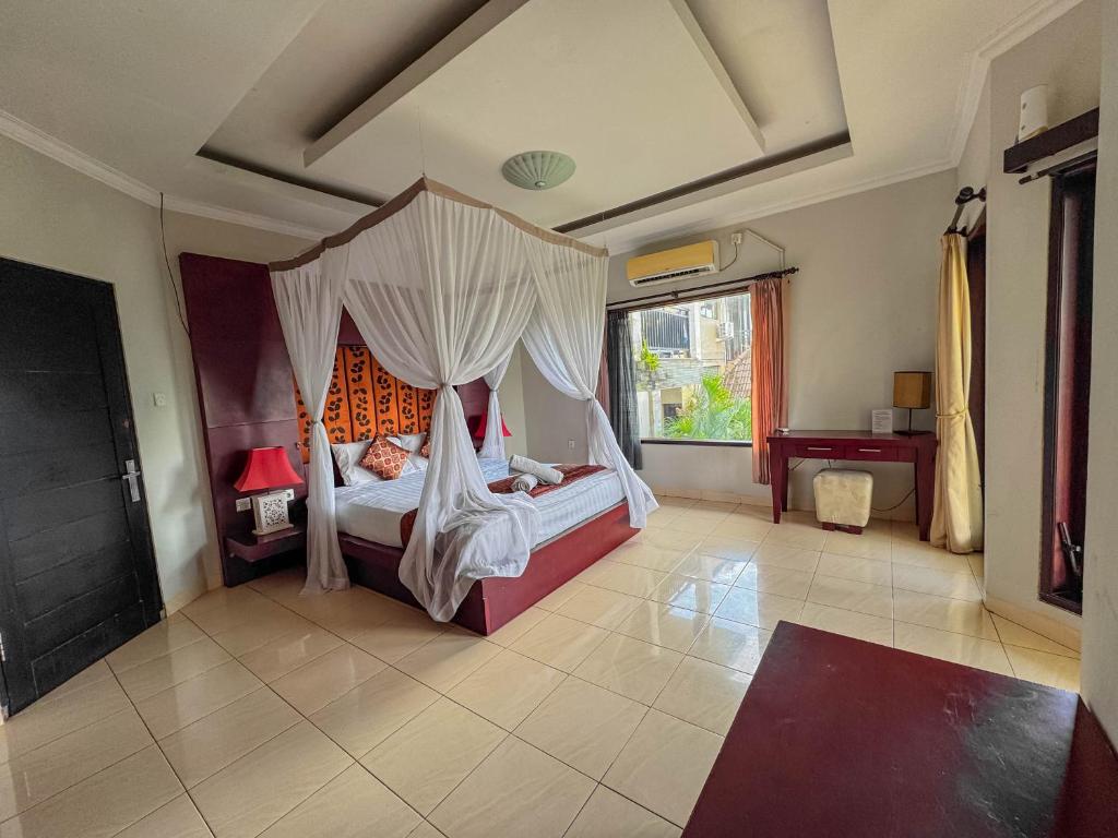 Griya Shanti Homestay - Suite With Lake View