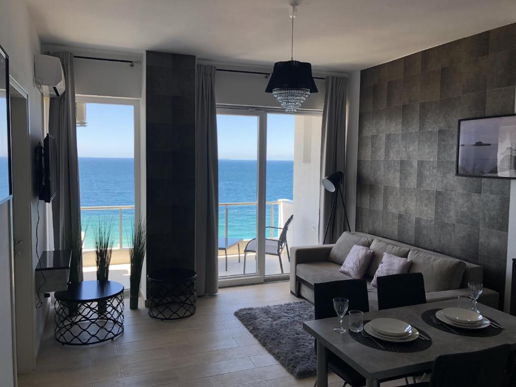 Luxury Apartment - 286