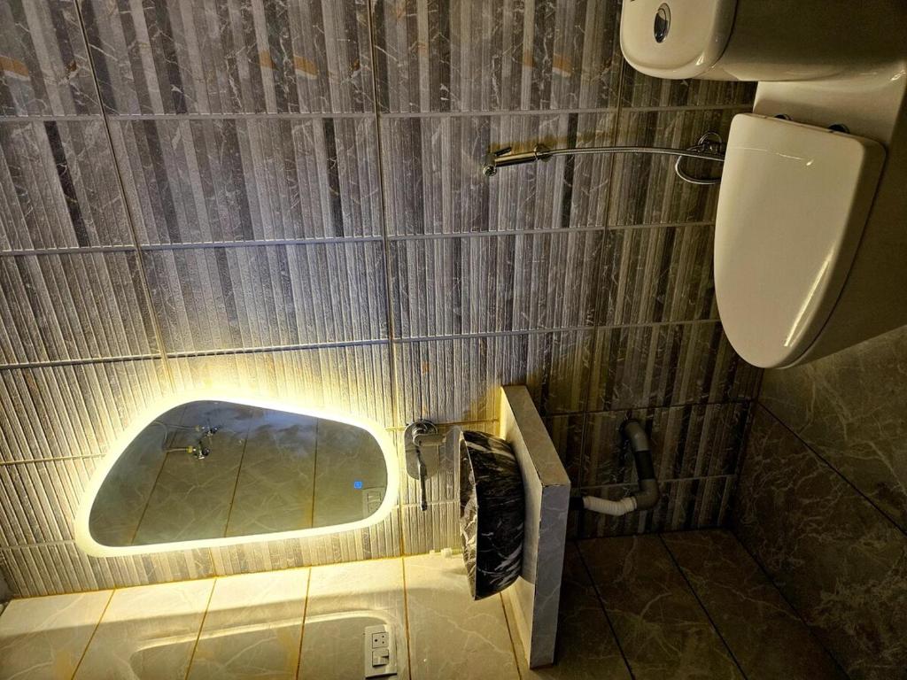 Un baño de Elegant Villa in Heart of Dehradun - Boutique Homestay