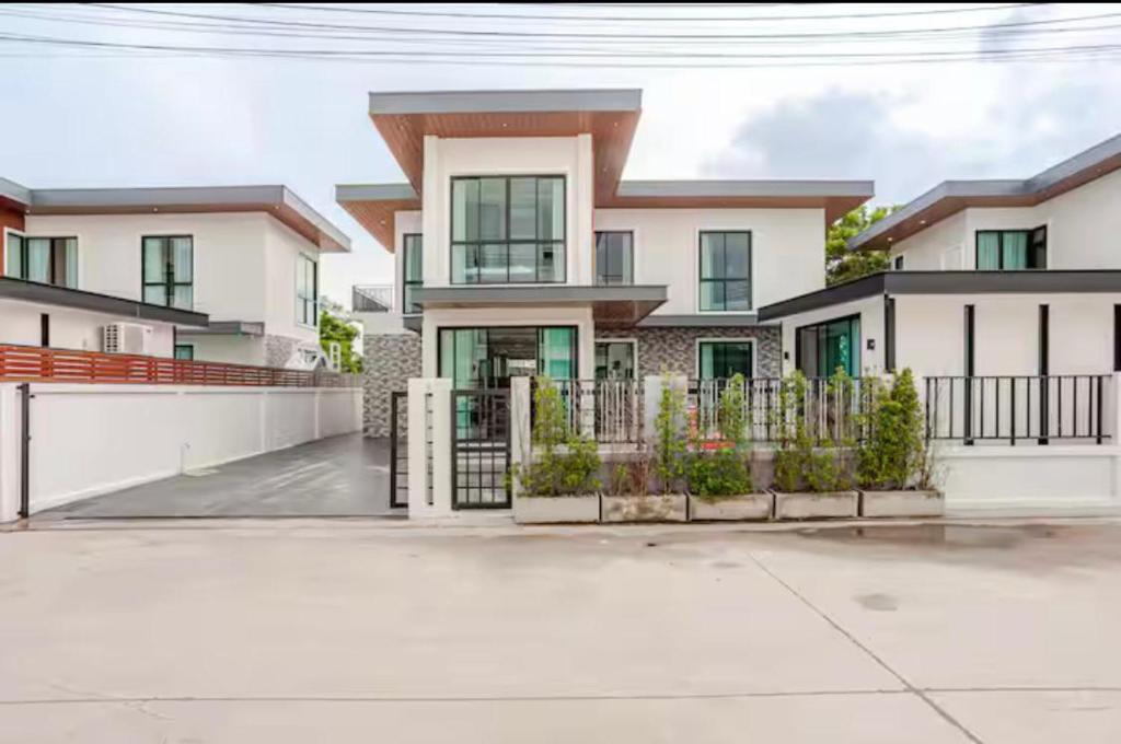 Budova, kde se vila nachází