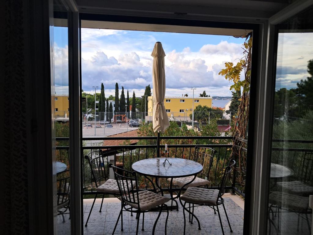 Balkón nebo terasa v ubytování Apartments Trstenica