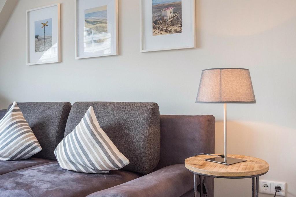 Posezení v ubytování Hochwertig möblierte 2-Zimmer-Wohnung mit Balkon