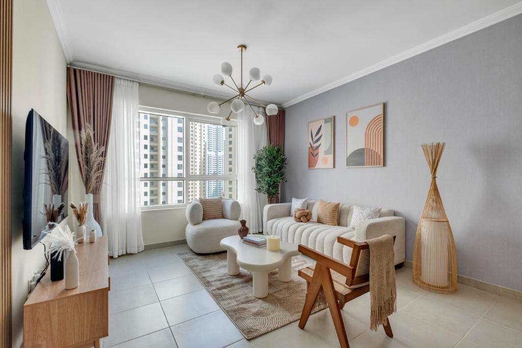 Dubai Marina Promenade 1BR Apartment with Pool near JBR - Resim 5