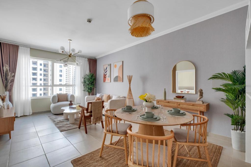 Dubai Marina Promenade 1BR Apartment with Pool near JBR - Resim 26