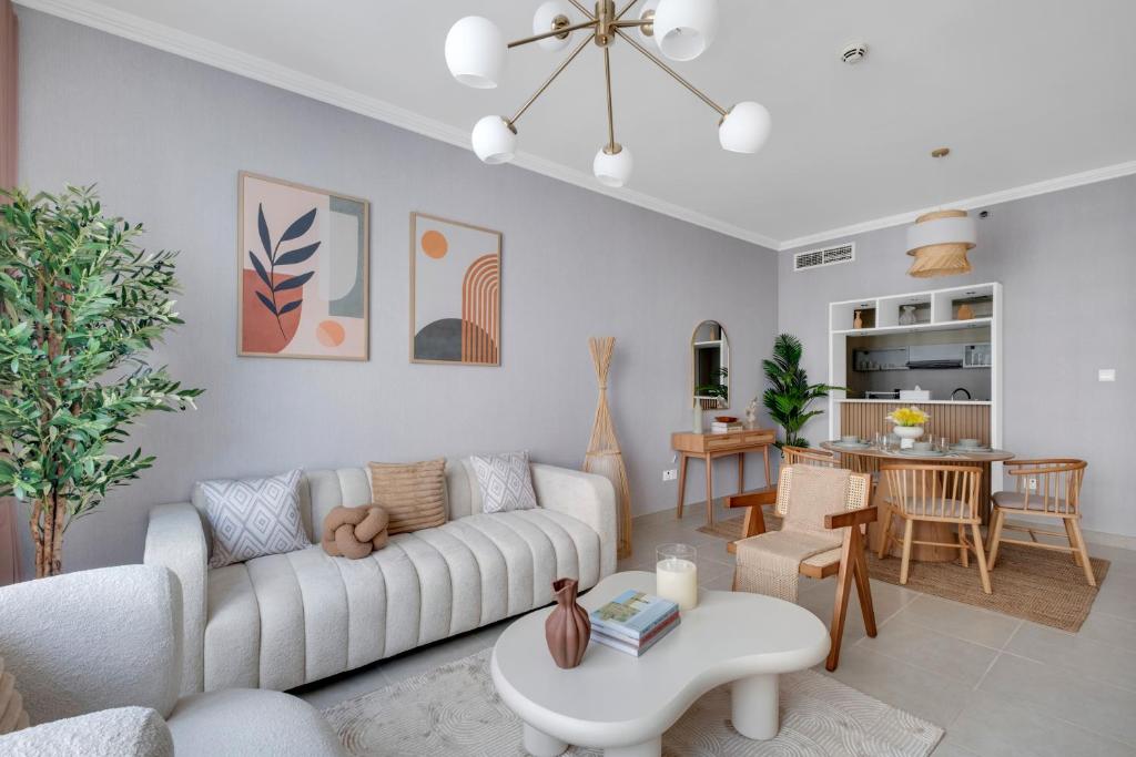 Dubai Marina Promenade 1BR Apartment with Pool near JBR - Resim 32