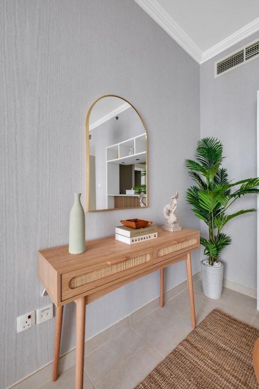 Dubai Marina Promenade 1BR Apartment with Pool near JBR - Resim 31