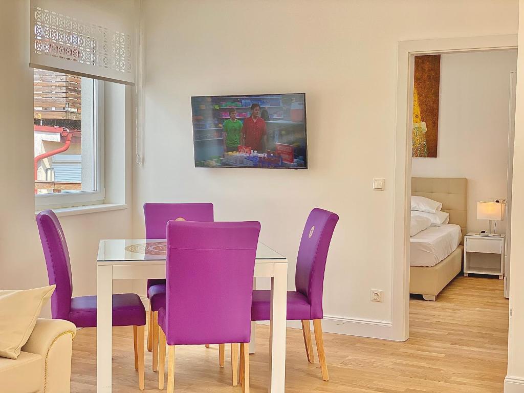 TV a/nebo společenská místnost v ubytování Steiner Residences Mödling