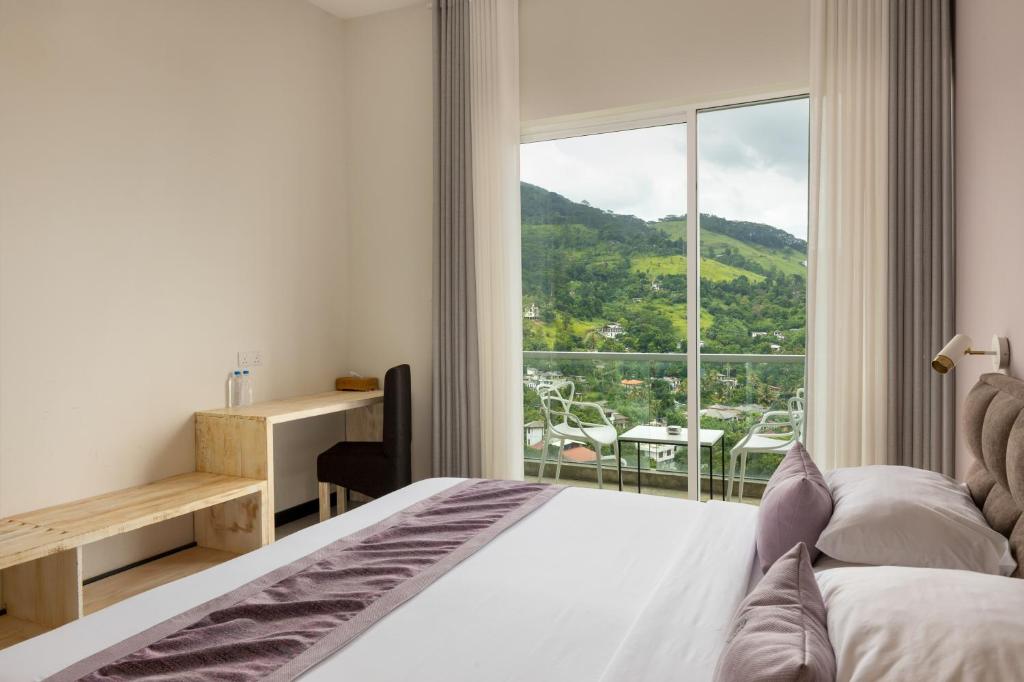 Nespecifikovaný výhled na hory nebo výhled na hory při pohledu z hotelu