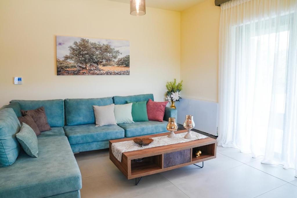 Posezení v ubytování Aerinos private villa
