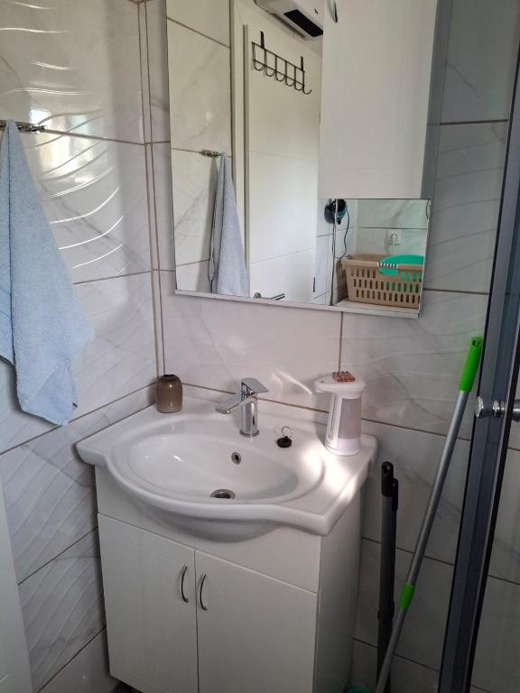 Łazienka w obiekcie Apartmani Mirela