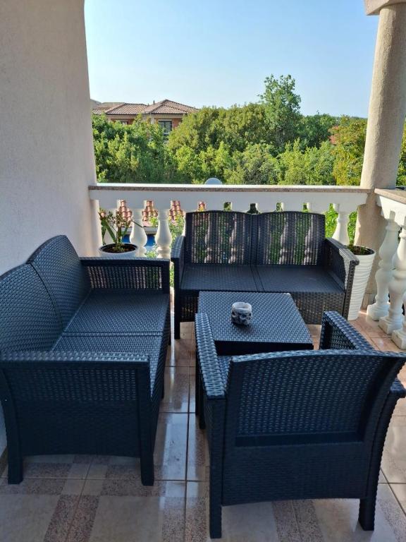 Balkon lub taras w obiekcie Apartmani Mirela