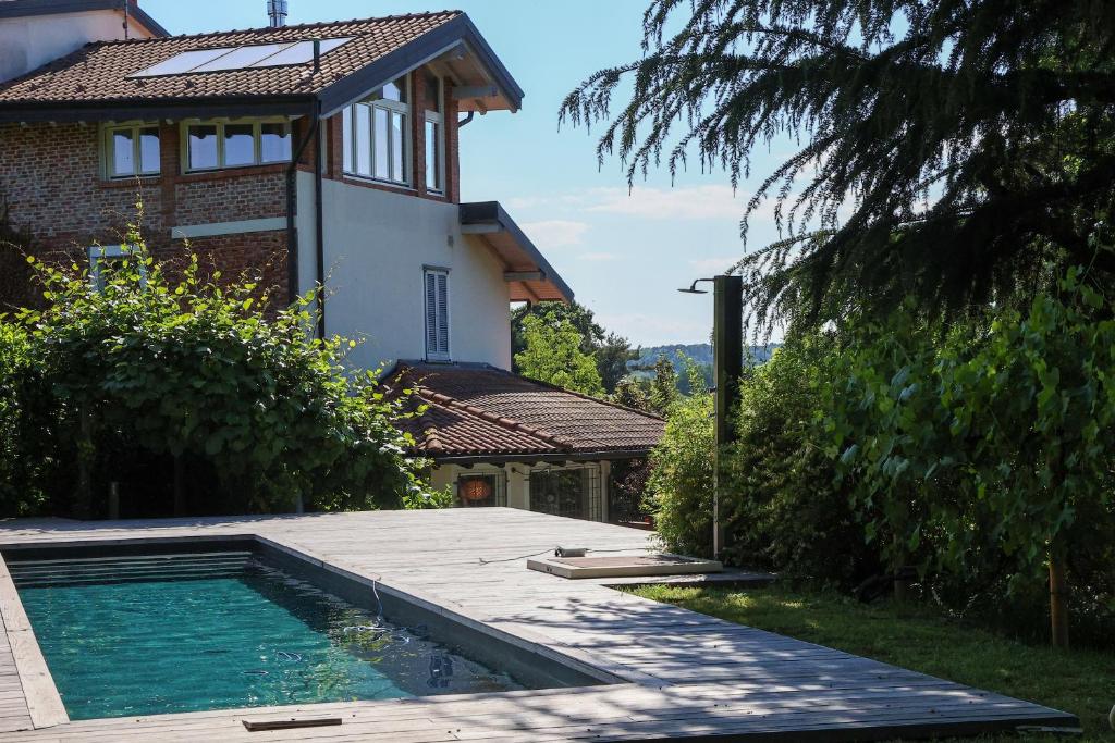 Casabella Lake