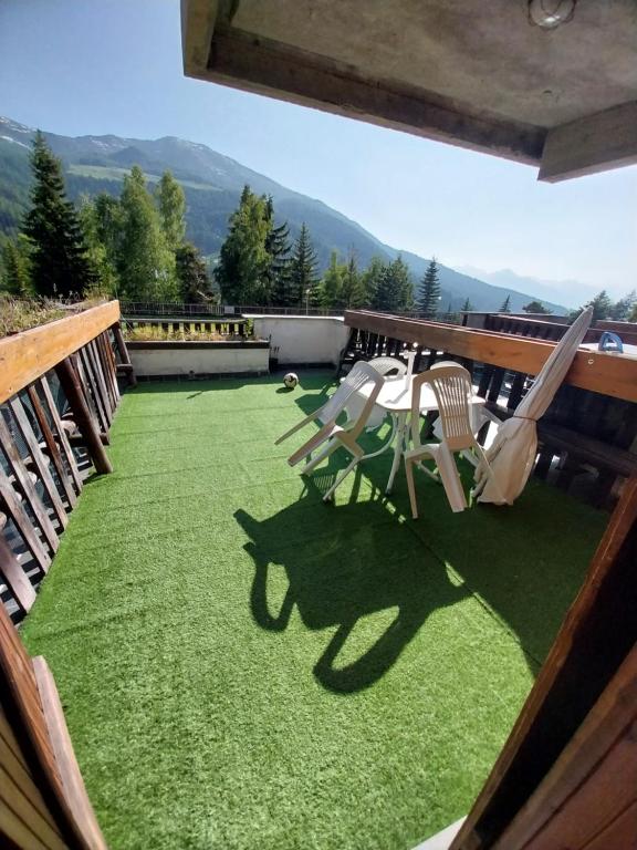 Nespecifikovaný výhled na hory nebo výhled na hory při pohledu z aparthotelu