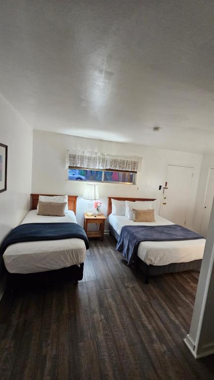 cedarlodge motel dunsmuir ca photo