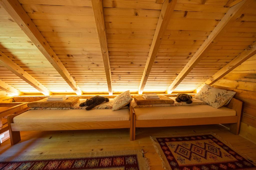 Posezení v ubytování Mountain House Komovi-Radunovic