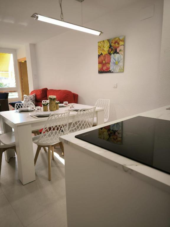 Posedenie v ubytovaní family apartment near of beach