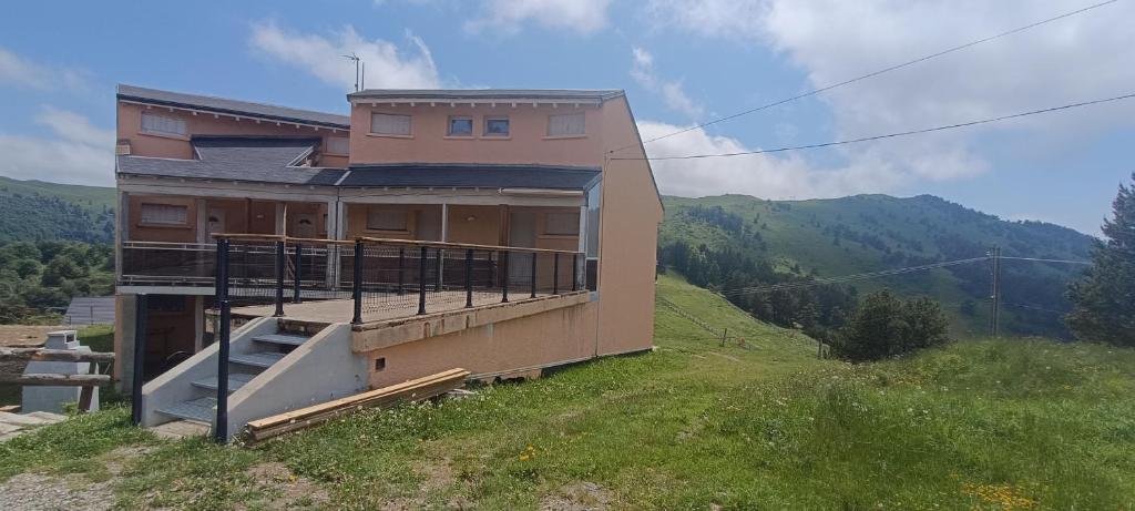 Nespecifikovaný výhled na hory nebo výhled na hory při pohledu z apartmánu