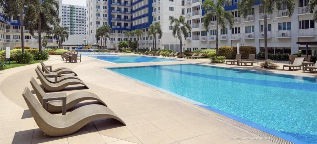 Bazén v ubytování SEA Escape Bliss 2BR at SEA Residences nebo v jeho okolí