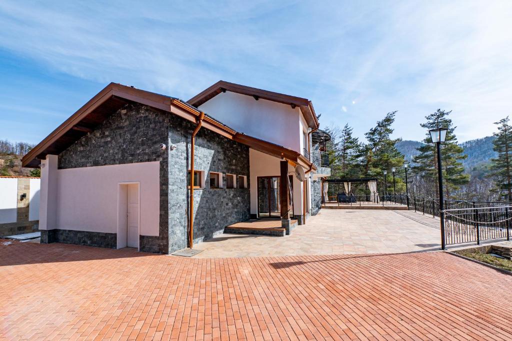 Vista general de una montaña o vista desde la villa 