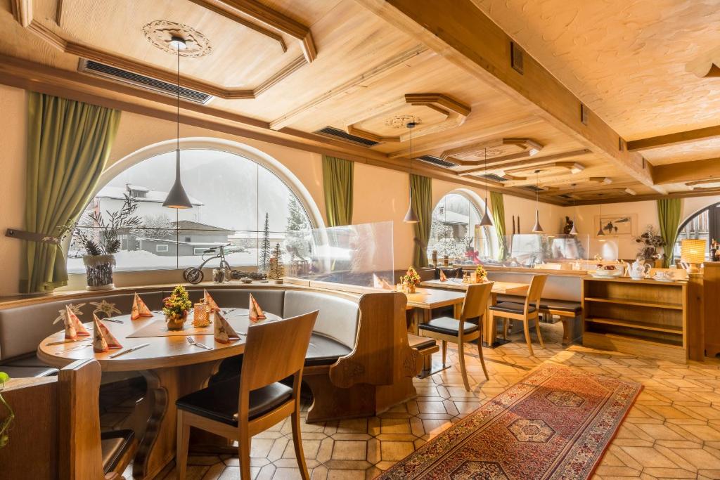 Restaurace v ubytování Gasthof Enzian