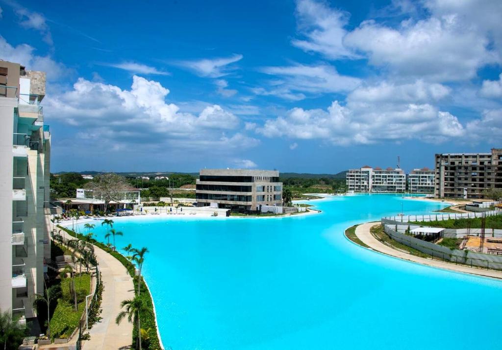 Piscine de l'établissement Baia Kristal - Vacaciones Cartagena Colombia ou située à proximité