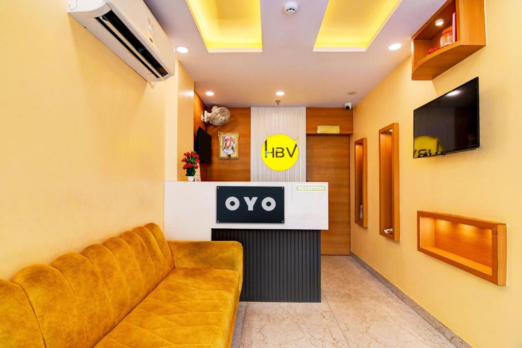 TV a/nebo společenská místnost v ubytování Hotel O Bypass View