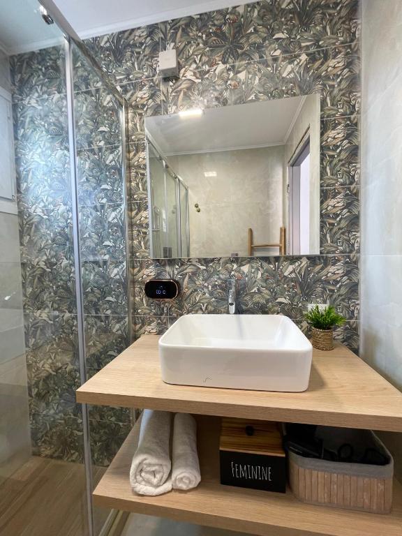 Koupelna v ubytování Euphoria Suites and Studios