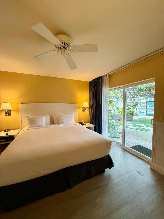 Monterey Bay Lodge photo