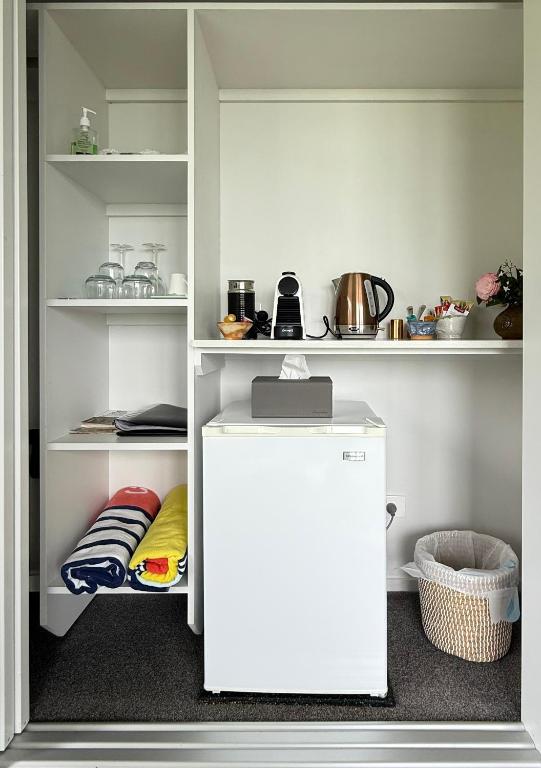 Hilltop Whakaipo Estate - Resim 35