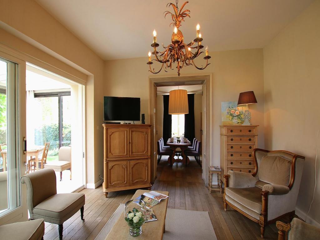 Gallery image of Rustic Charm, Modern Comfort, cleaning included in Latour