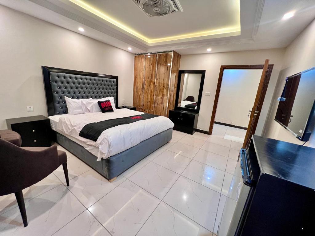Mehboob international hotel murree - Double Room With Mountain View