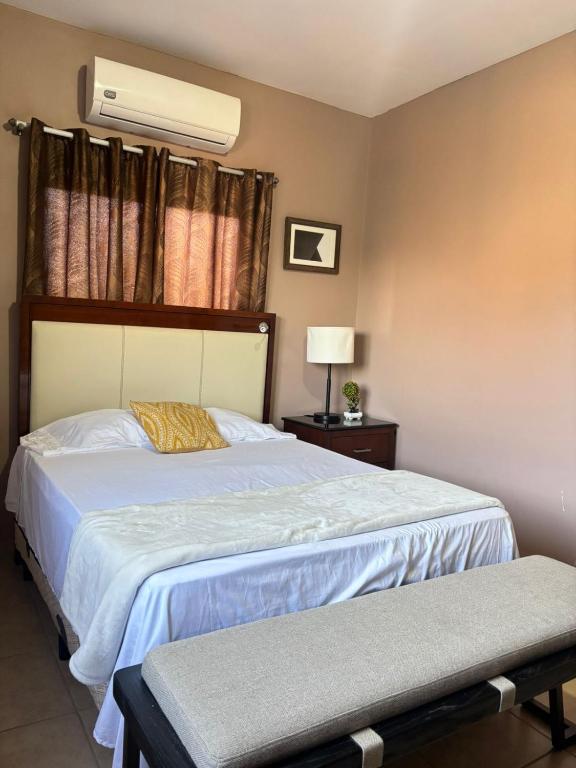 Hotel Lima Park客房内的一张或多张床位