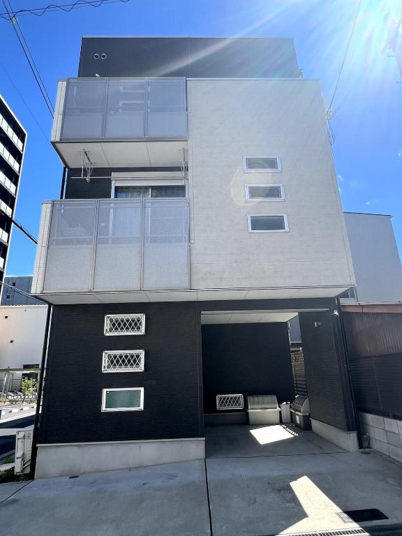 Spacious 3-story house with 4 bedrooms!
