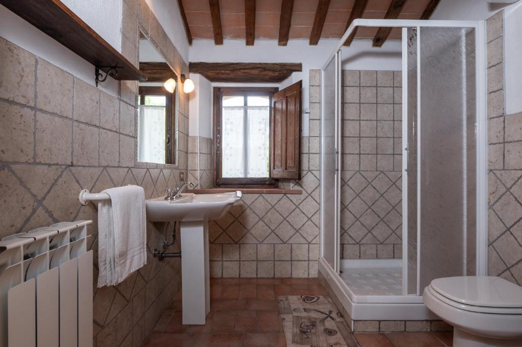 Koupelna v ubytování Agriturismo Colli di Travale