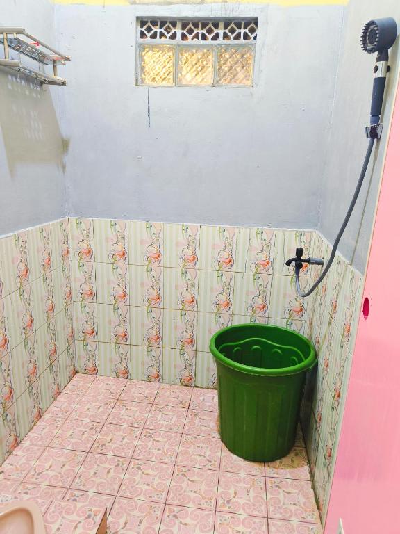 Penginapan Legok Asri - Deluxe Kamer (2 Volwassenen + 1 Kind)