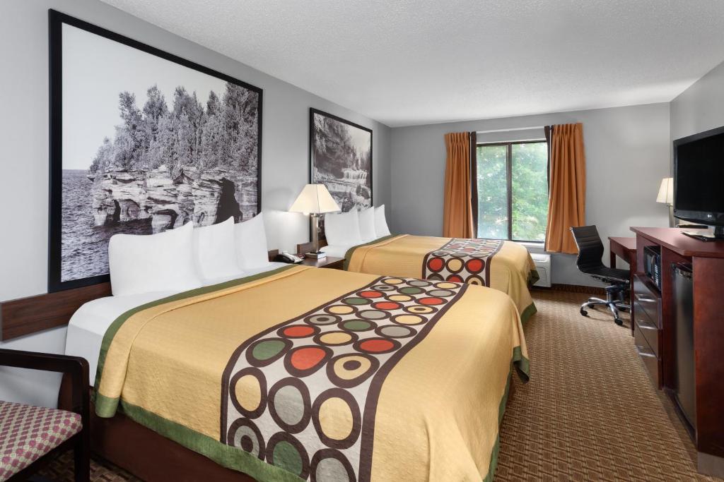 Super 8 by Wyndham Sun Prairie/Madison E photo