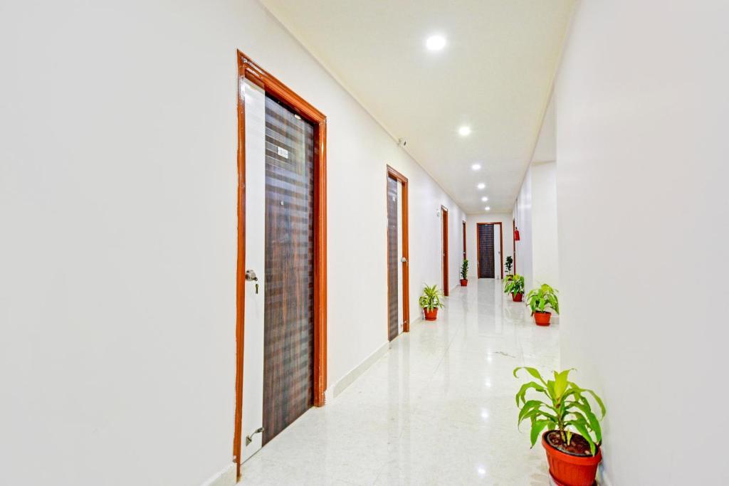 Fotografie z fotogalerie ubytování Super Townhouse OAK Santosh Nagar Hyderabad v destinaci Surūrnagar