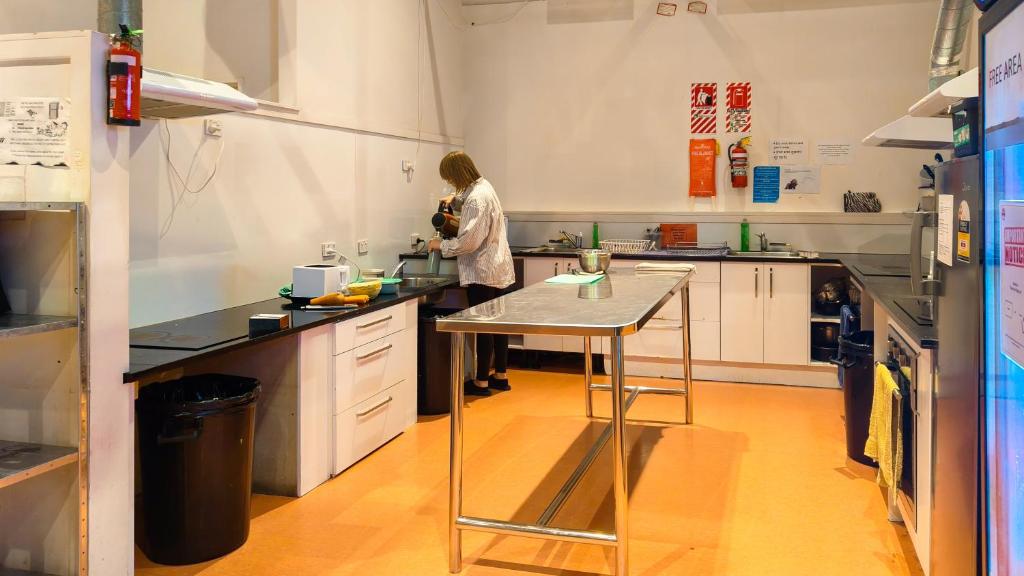 Metro Adventurer Backpackers - Resim 4