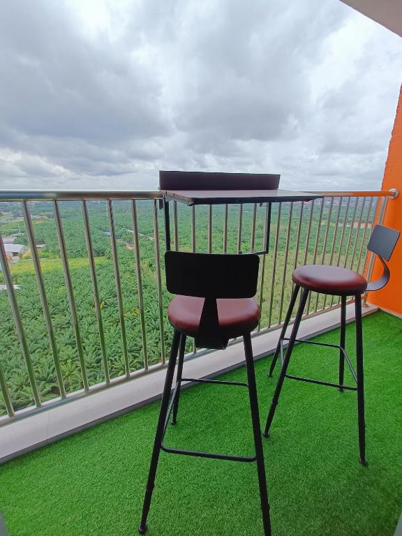 Balkón nebo terasa v ubytování Joyful Sitiawan skygarden swimming pool