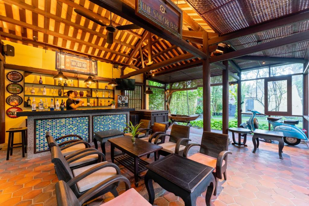 Khu vực ghế ngồi tại Ahoy Hoi An Boutique Resort & Spa