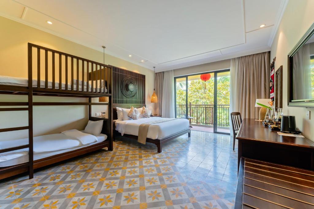 Villa Family Suite with Balcony